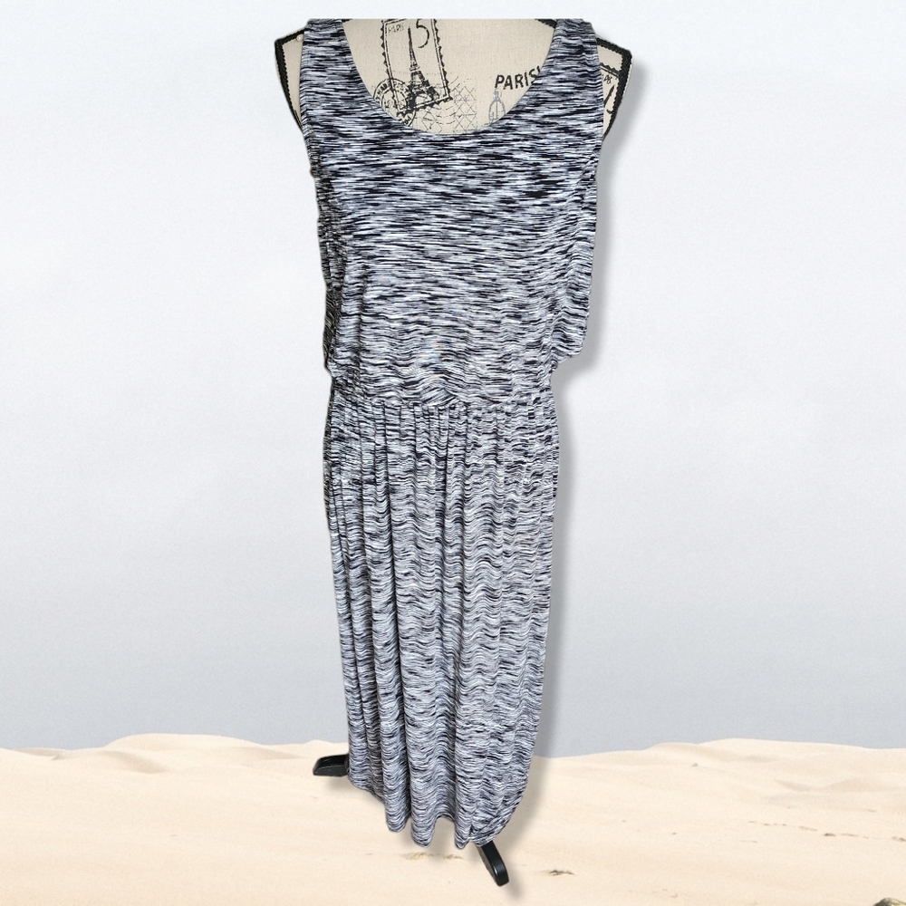 **LOVE FIRE** Maxi dress black / white Size M